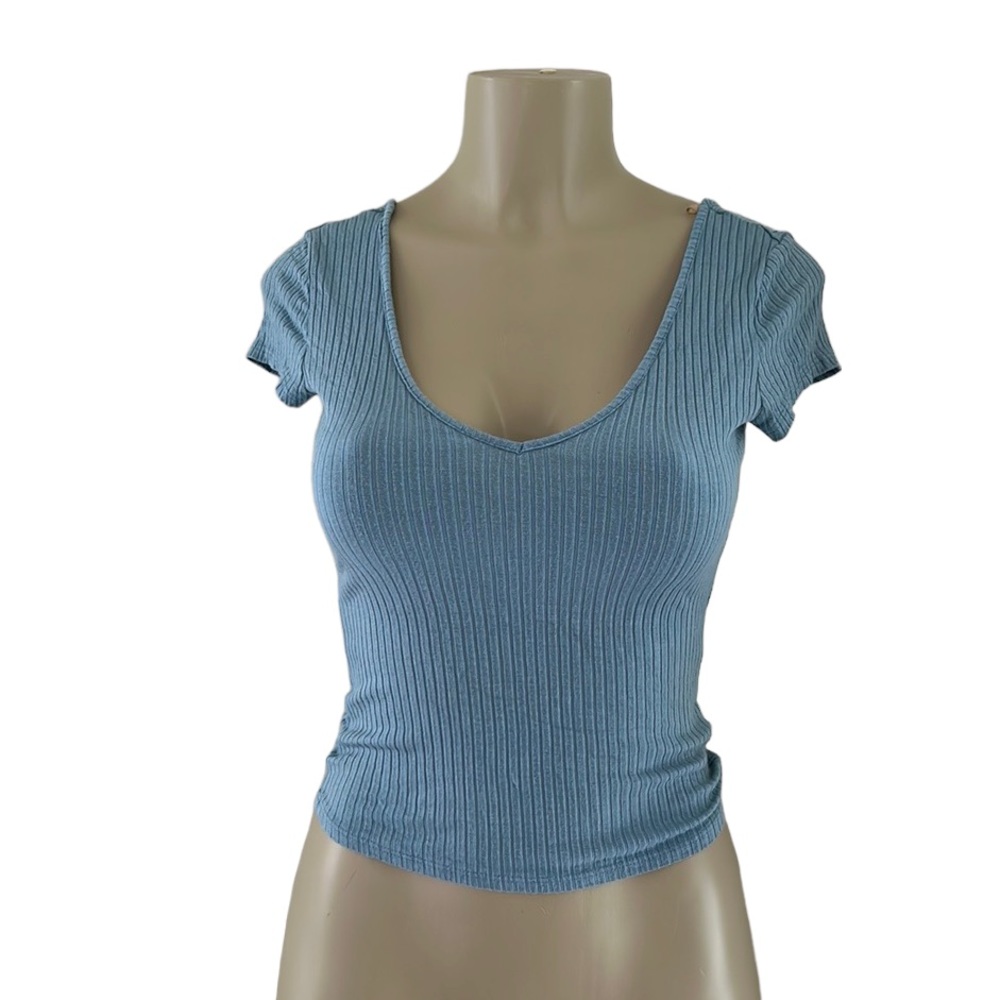 ❗️SALE❗️3x$25 Baby blue ribbed crop top